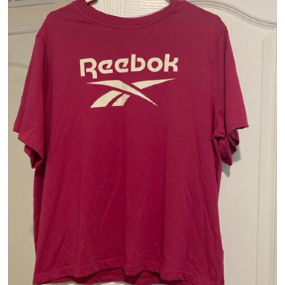 Reebok womens  Pink T-Shirt